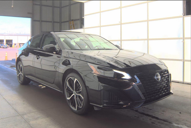 2025 Nissan Altima SR