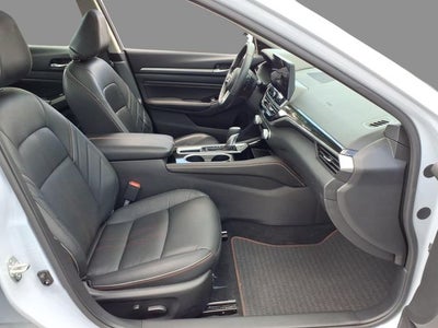 2023 Nissan Altima SR