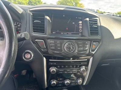 2019 Nissan Pathfinder SL