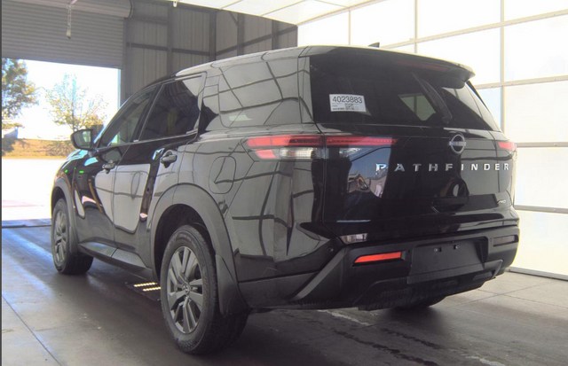 2023 Nissan Pathfinder S