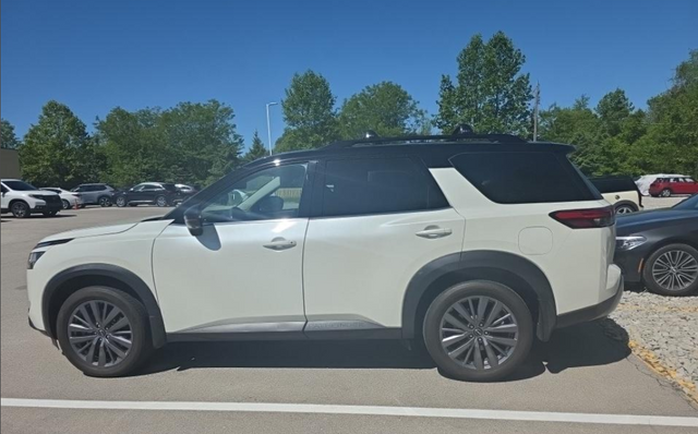 2023 Nissan Pathfinder SL