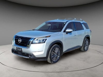 2024 Nissan Pathfinder SL
