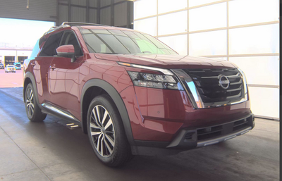 2025 Nissan Pathfinder Platinum