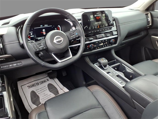 2024 Nissan Pathfinder Platinum