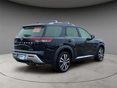 2024 Nissan Pathfinder Platinum