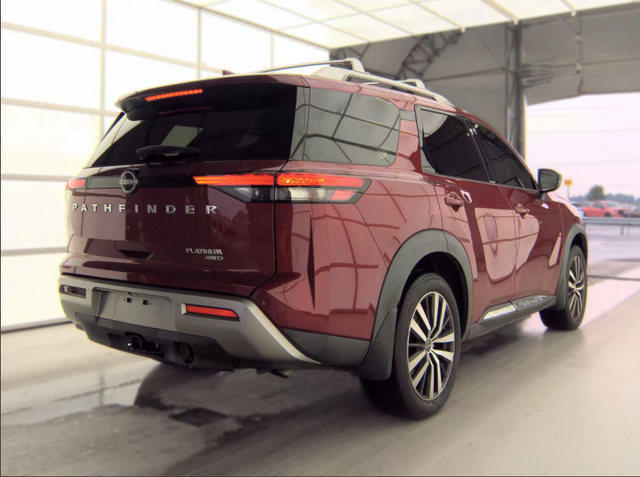 2024 Nissan Pathfinder Platinum