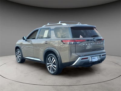 2024 Nissan Pathfinder Platinum