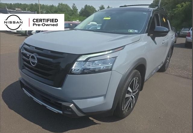 2023 Nissan Pathfinder Platinum