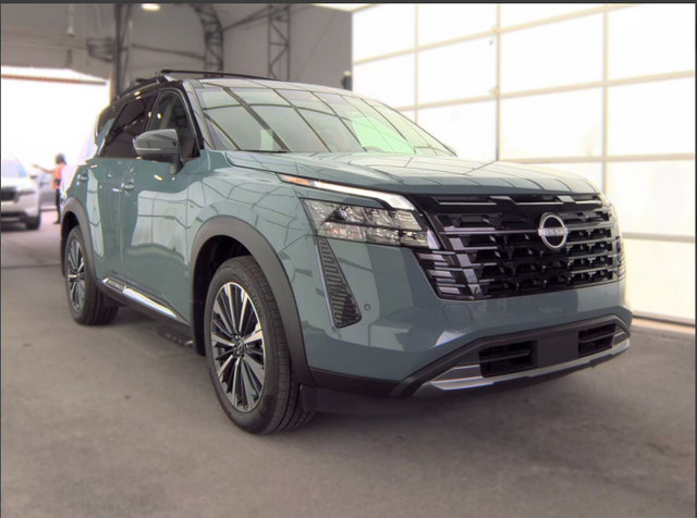 2026 Nissan Pathfinder Platinum