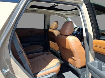 2023 Nissan Pathfinder Platinum