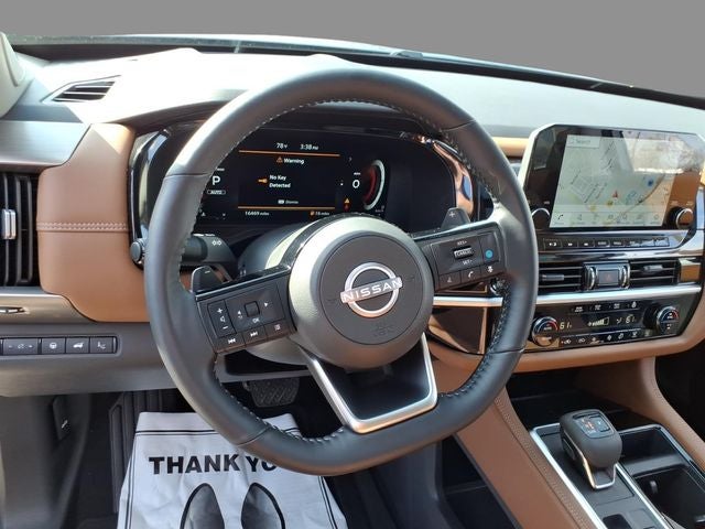 2025 Nissan Pathfinder Platinum