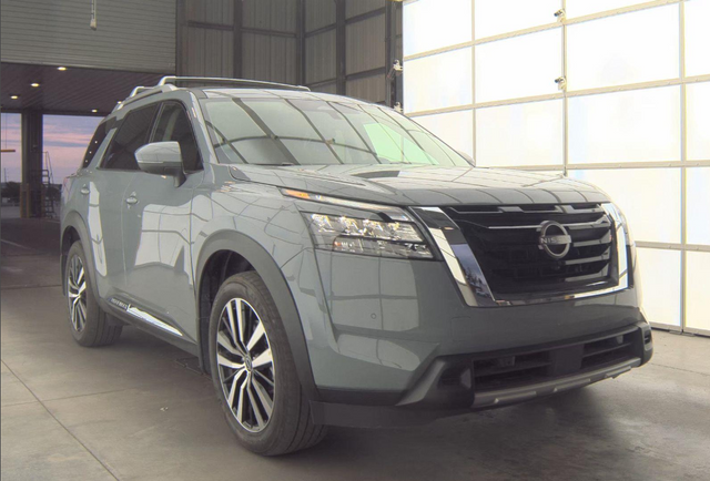 2025 Nissan Pathfinder Platinum