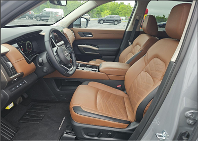 2025 Nissan Pathfinder Platinum