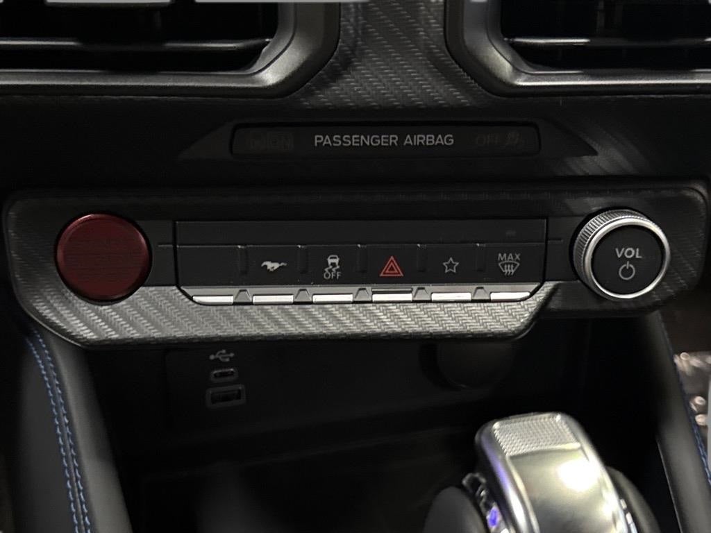 2025 Ford Mustang Dark Horse