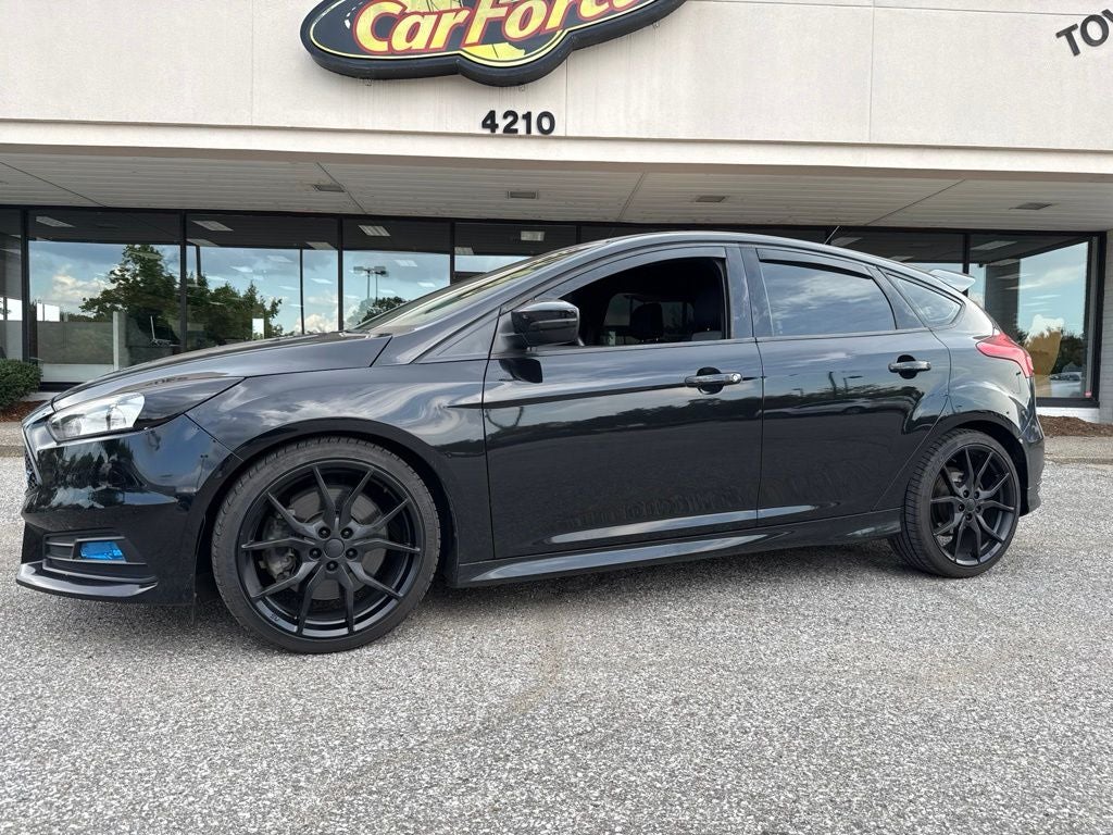 2017 Ford Focus ST