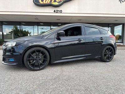 2017 Ford Focus ST