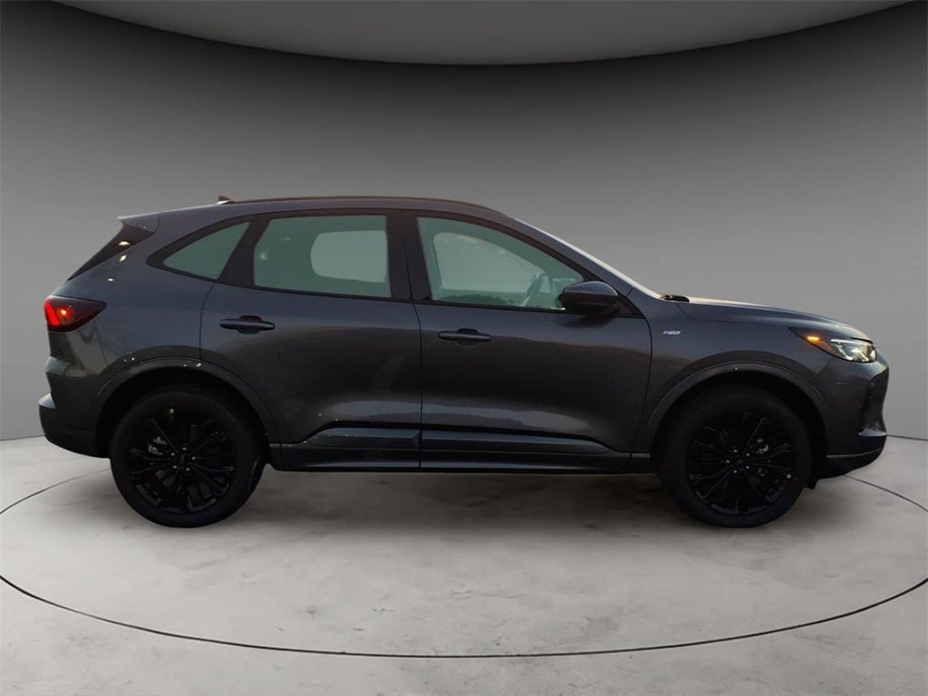 2026 Ford Escape ST-Line Elite