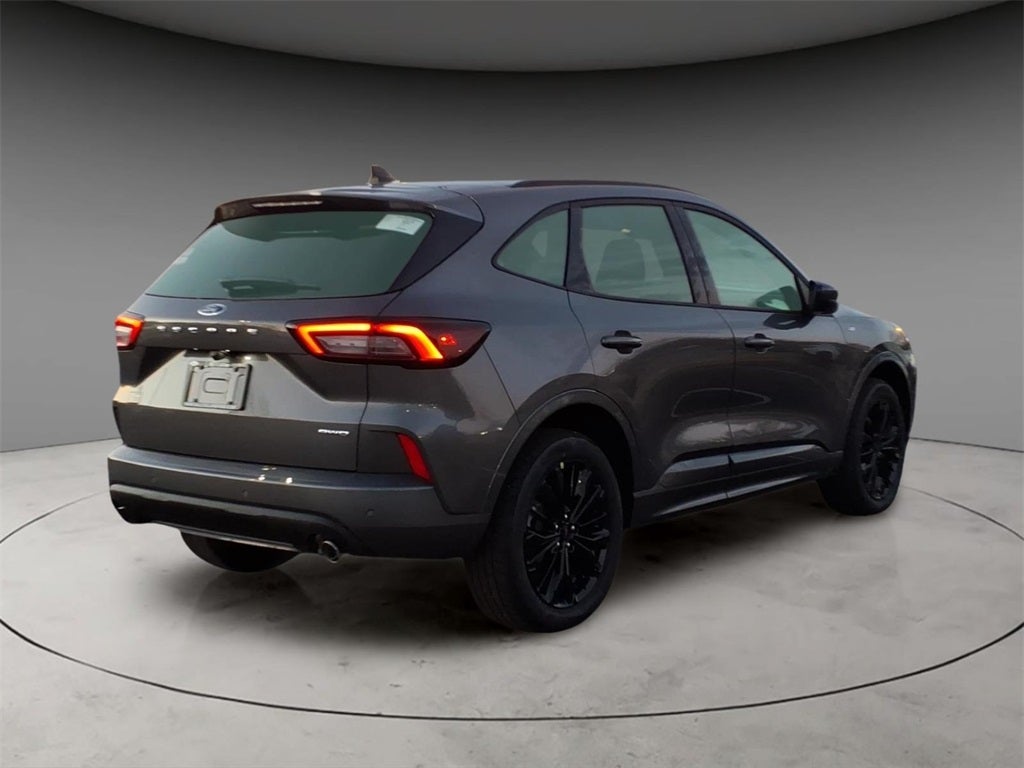 2026 Ford Escape ST-Line Elite