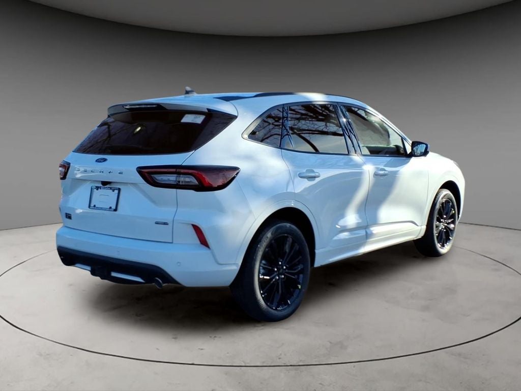 2026 Ford Escape Hybrid ST-Line Elite