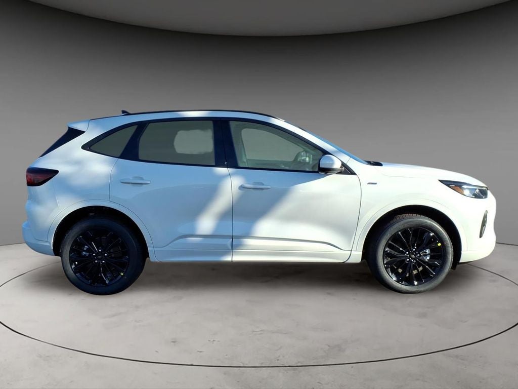 2026 Ford Escape Hybrid ST-Line Elite