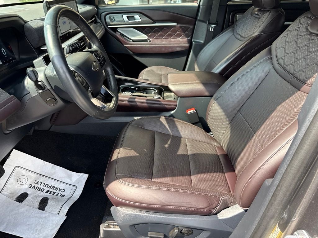 2025 Ford Explorer Platinum