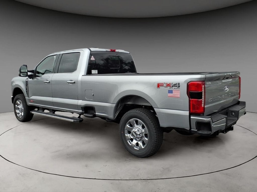 2027 Ford F-350SD Lariat
