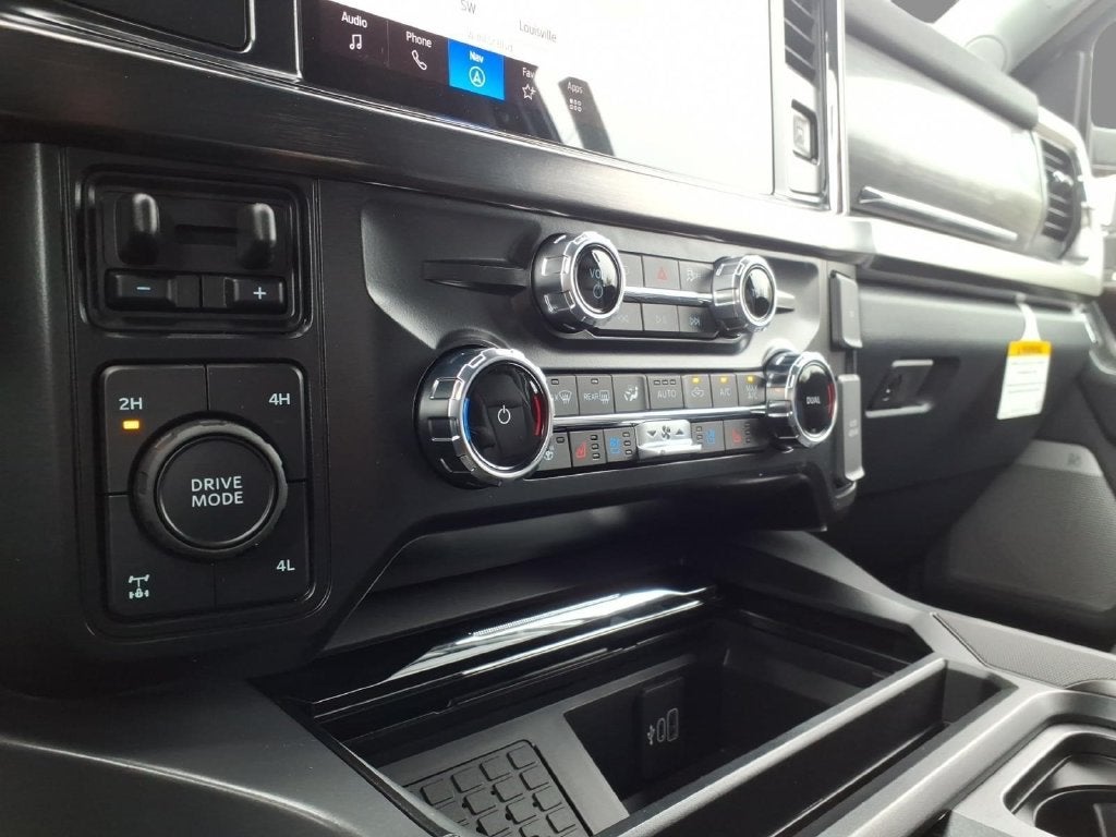 2027 Ford F-350SD Lariat