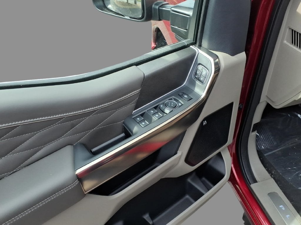 2027 Ford F-350SD Platinum