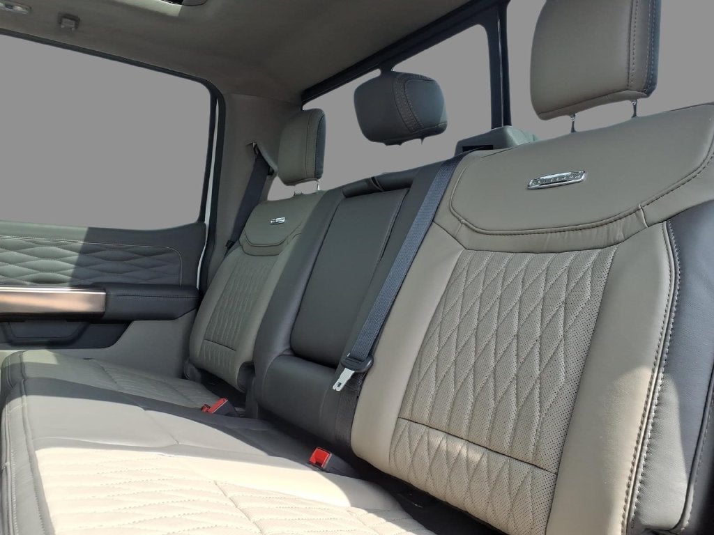 2027 Ford F-350SD Platinum