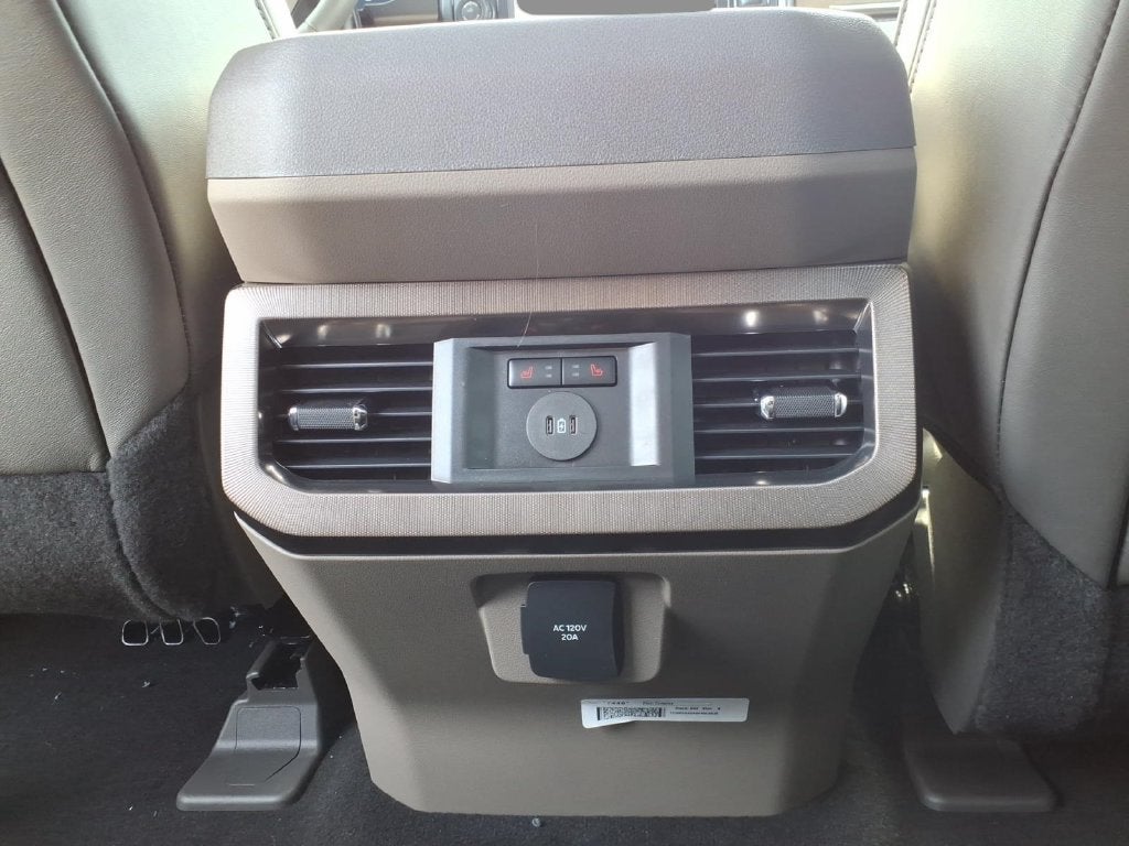 2027 Ford F-350SD Platinum