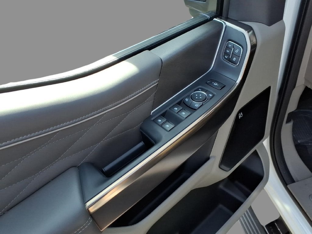 2027 Ford F-350SD Platinum