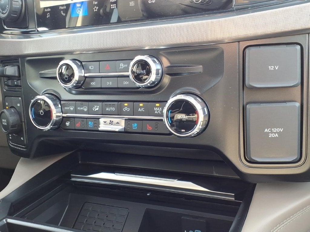 2027 Ford F-350SD Platinum