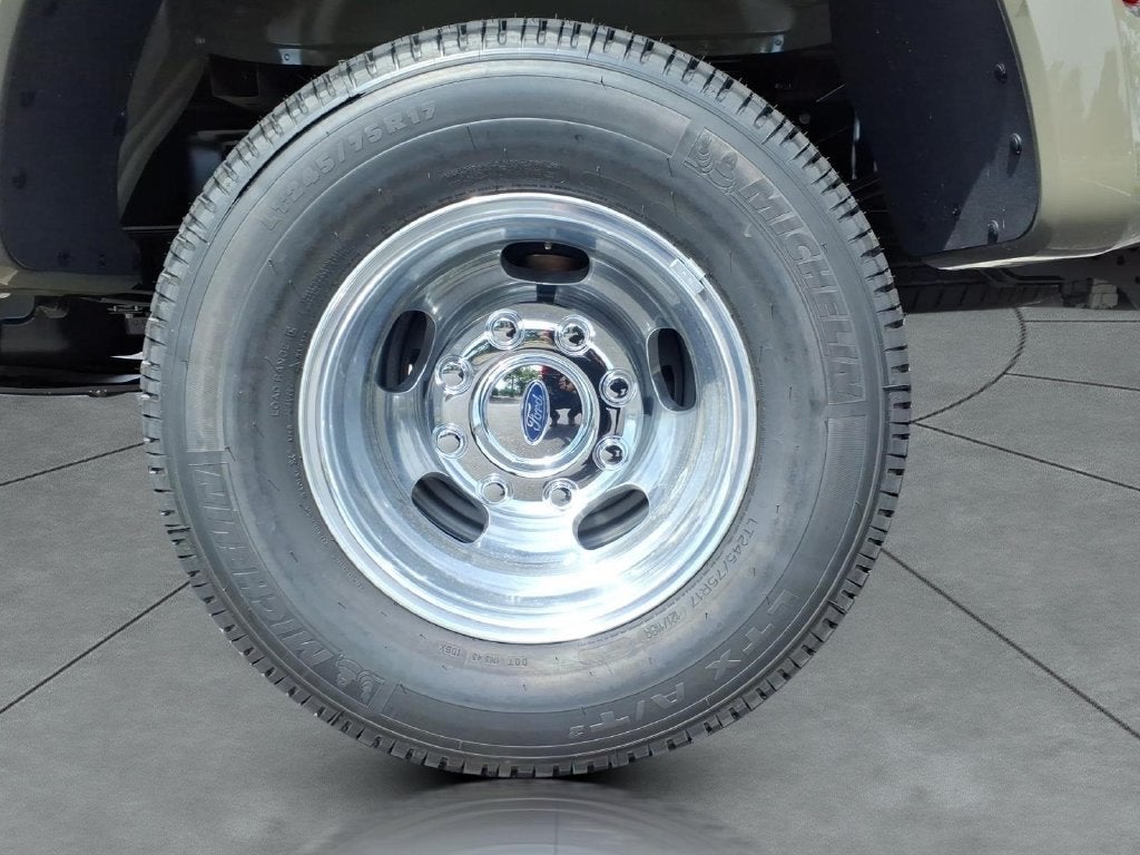 2027 Ford F-350SD Lariat DRW