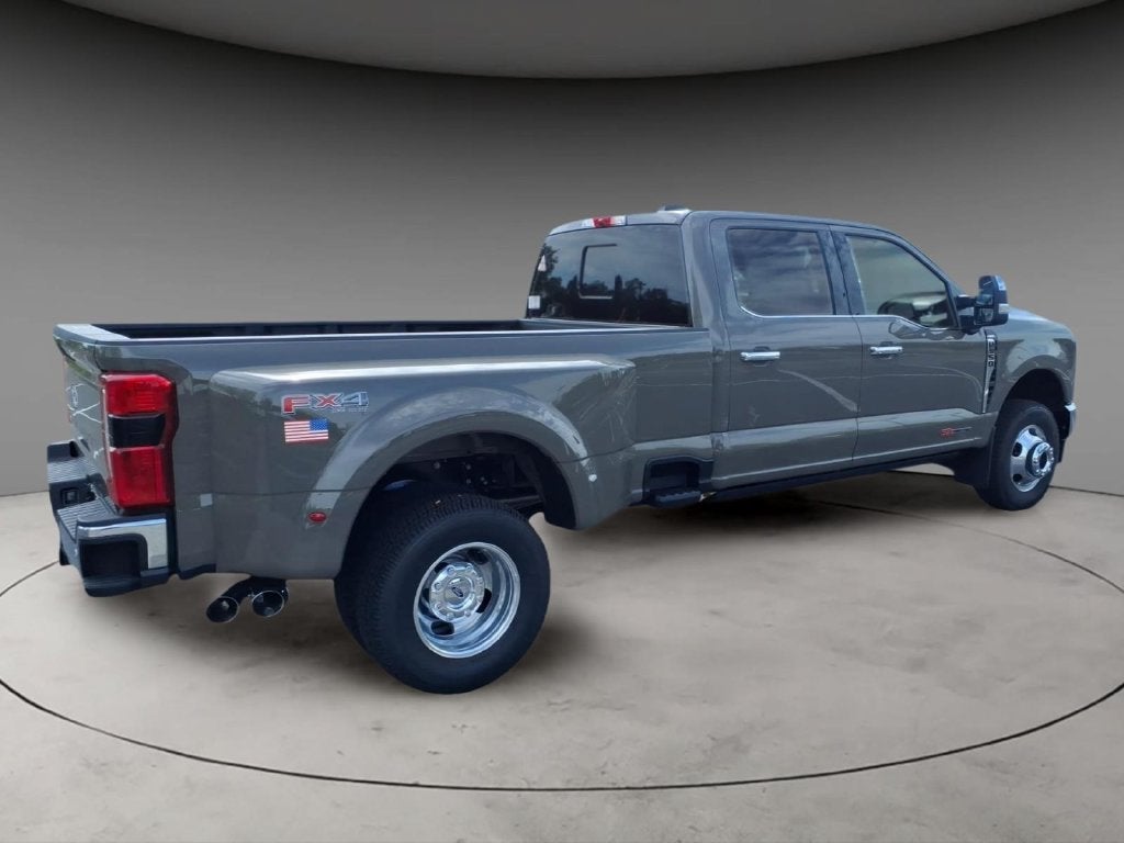 2027 Ford F-350SD Lariat DRW