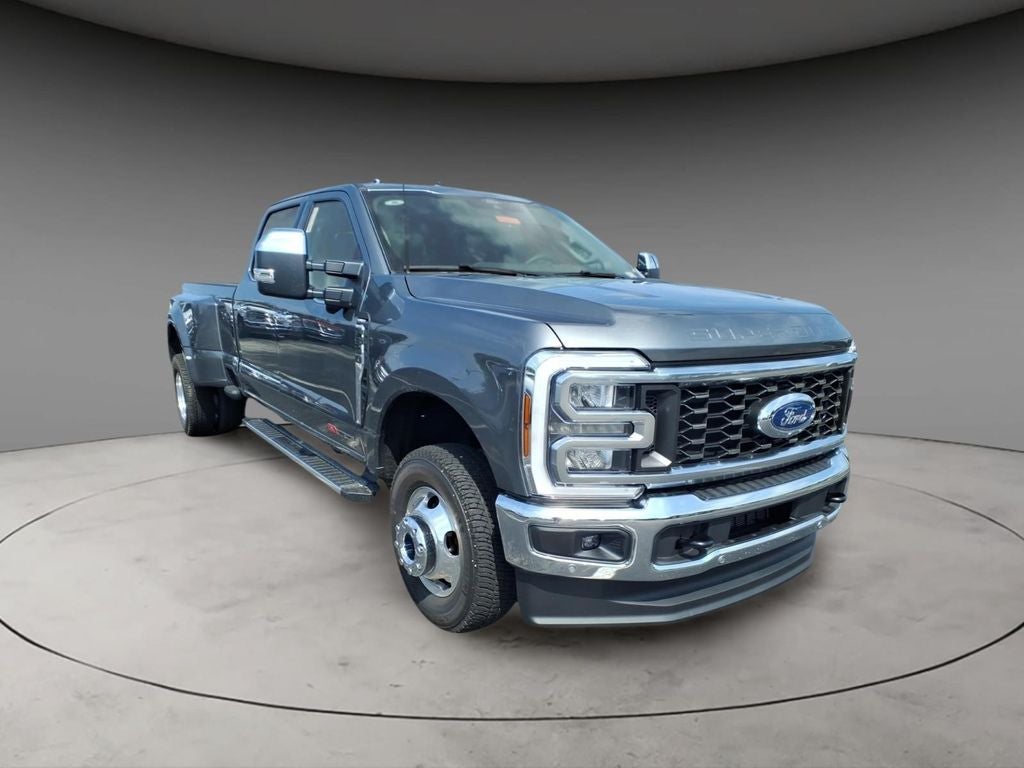 2026 Ford F-350SD Lariat DRW