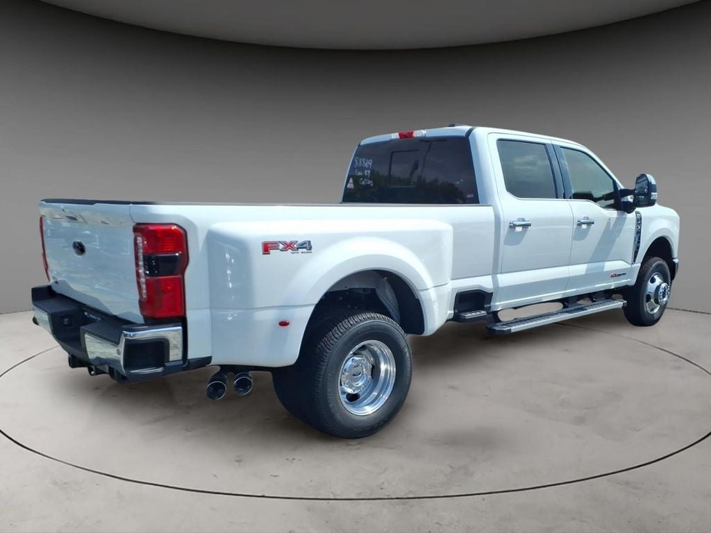 2026 Ford F-350SD Lariat DRW