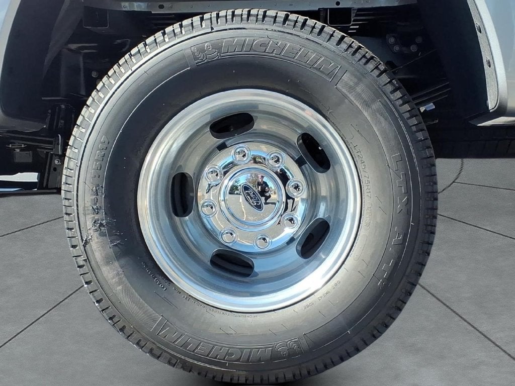 2027 Ford F-350SD XLT DRW