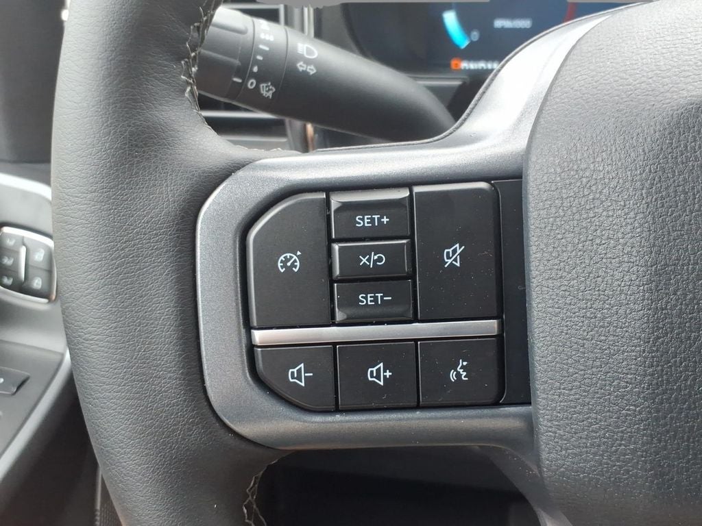2025 Ford F-350SD Lariat DRW
