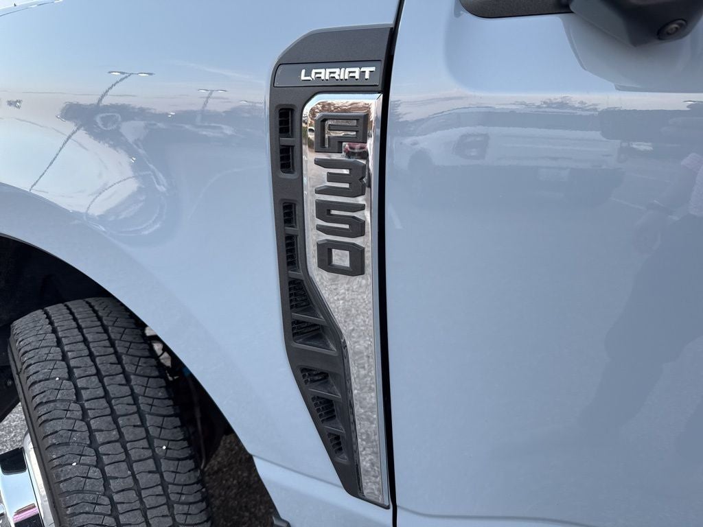 2025 Ford F-350SD Lariat DRW