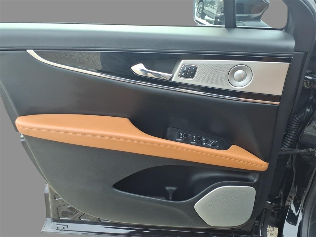 2022 Lincoln Nautilus Black Label