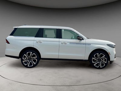 2027 Lincoln Navigator Reserve