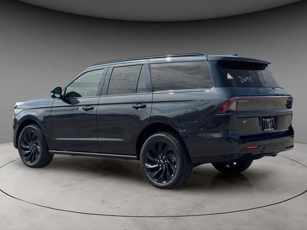 2027 Lincoln Navigator Reserve