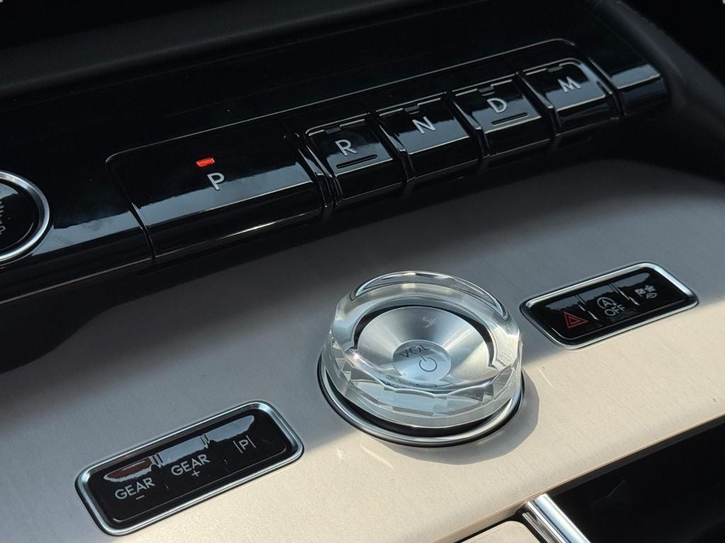 2027 Lincoln Navigator Reserve