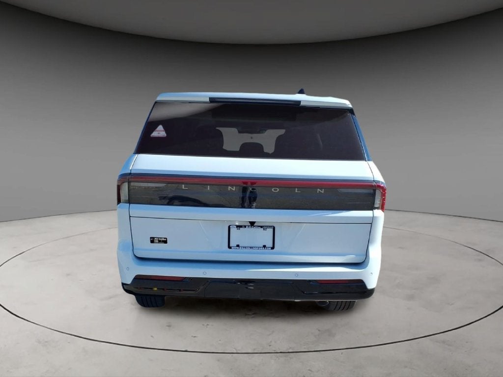 2027 Lincoln Navigator Reserve