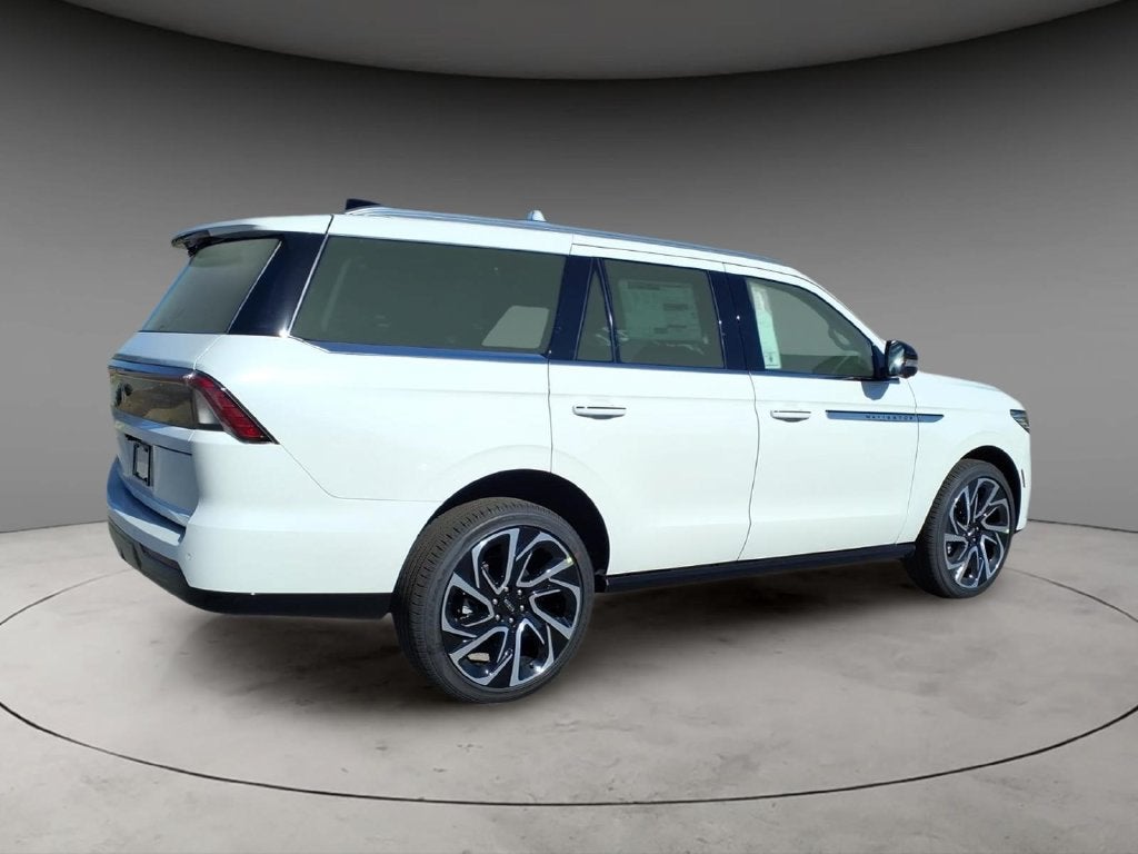 2027 Lincoln Navigator Reserve