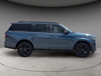 2027 Lincoln Navigator Reserve