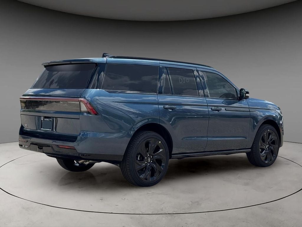 2027 Lincoln Navigator Reserve