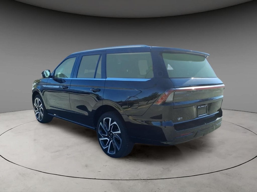 2027 Lincoln Navigator Reserve