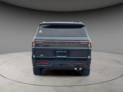 2027 Lincoln Navigator Reserve