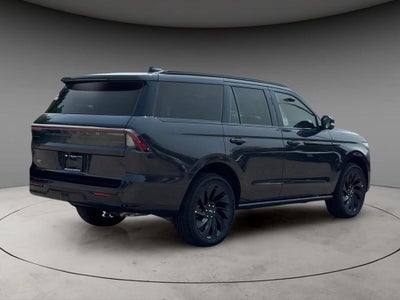2027 Lincoln Navigator Reserve